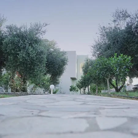 아파트호텔 Vardis Olive Garden 2*