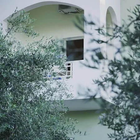 Aparthotel Vardis Olive Garden 2*